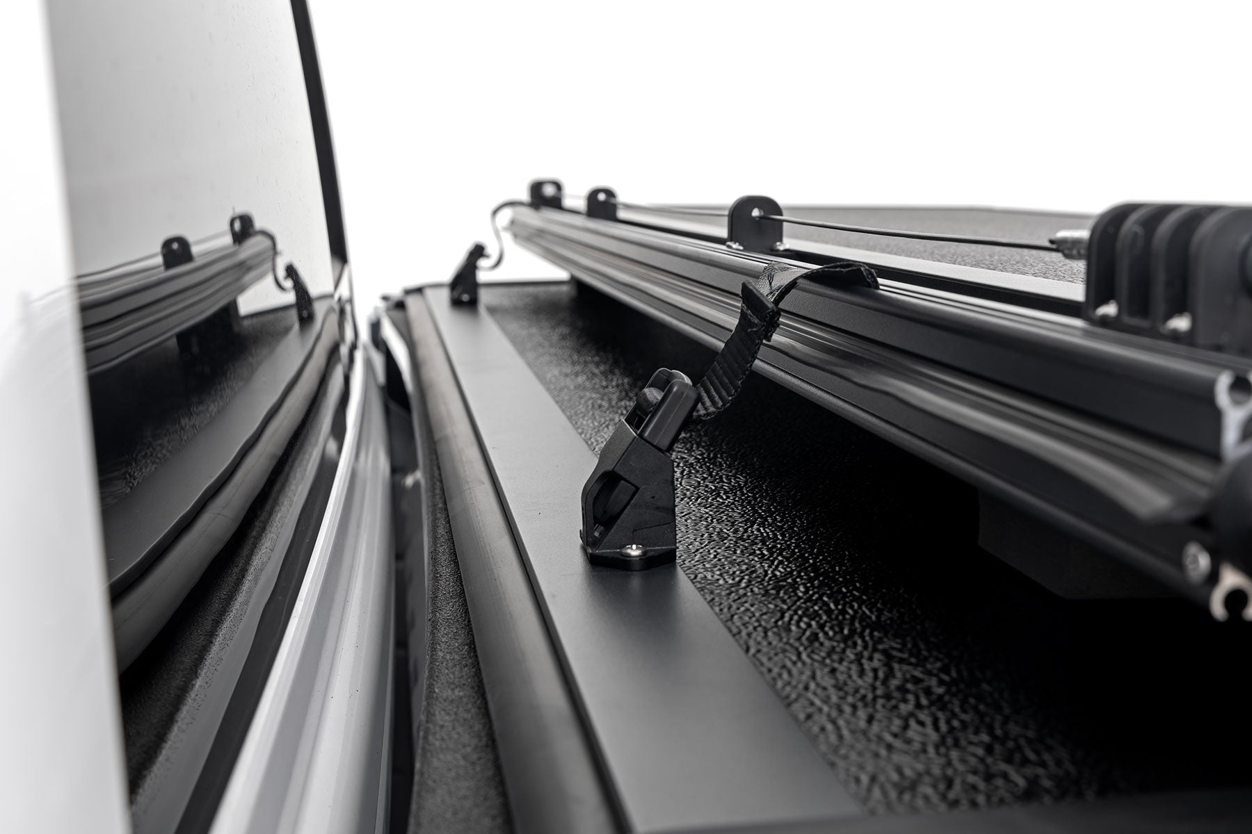 Hard Low Profile Bed Cover | 5'7" Bed | No Rambox | Ram 1500 (19-25)/1500 TRX (21-24)
