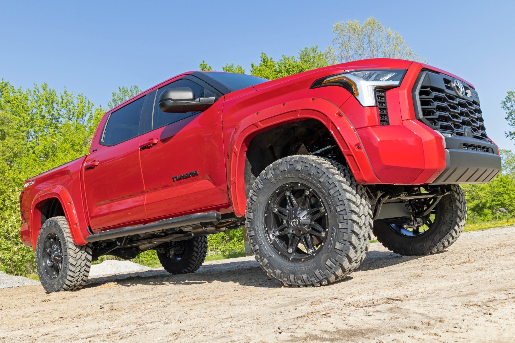 Rough Country Oval Nerf Steps | Crew Cab | Black | Toyota Tundra 2WD/4WD (22-23)