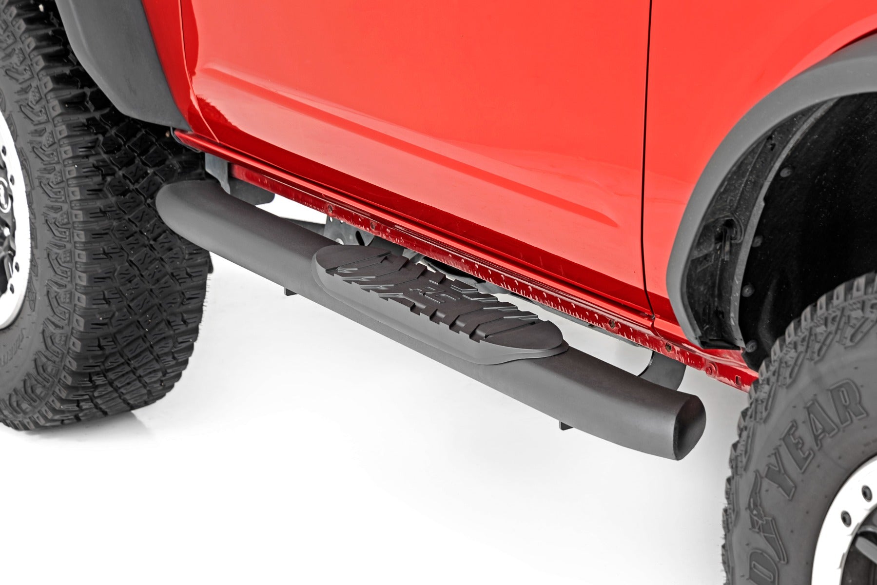 Rough Country Oval Nerf Steps | 2-Door | Black | Ford Bronco (2 Door) 4WD (21-23)