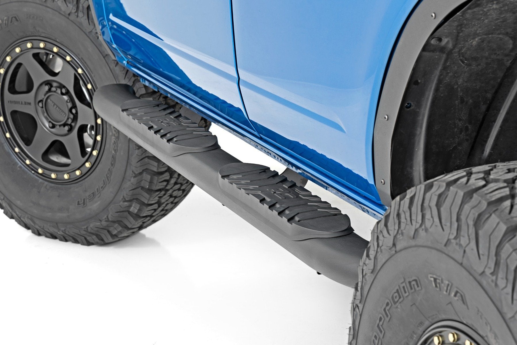 Rough Country Oval Nerf Step | 4-Door | Black | Ford Bronco 4WD (2021-2023)