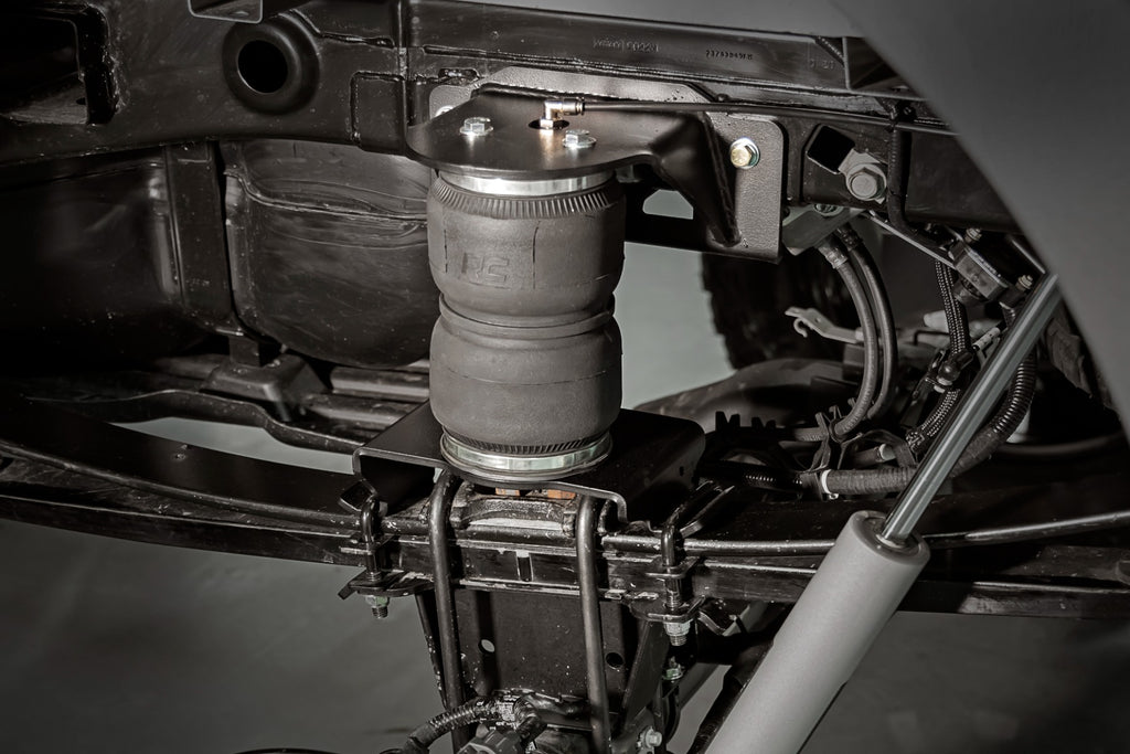Rough Country Air Spring Kit | 0-6" Lifts | Ford F-150 4WD (2015-2020)