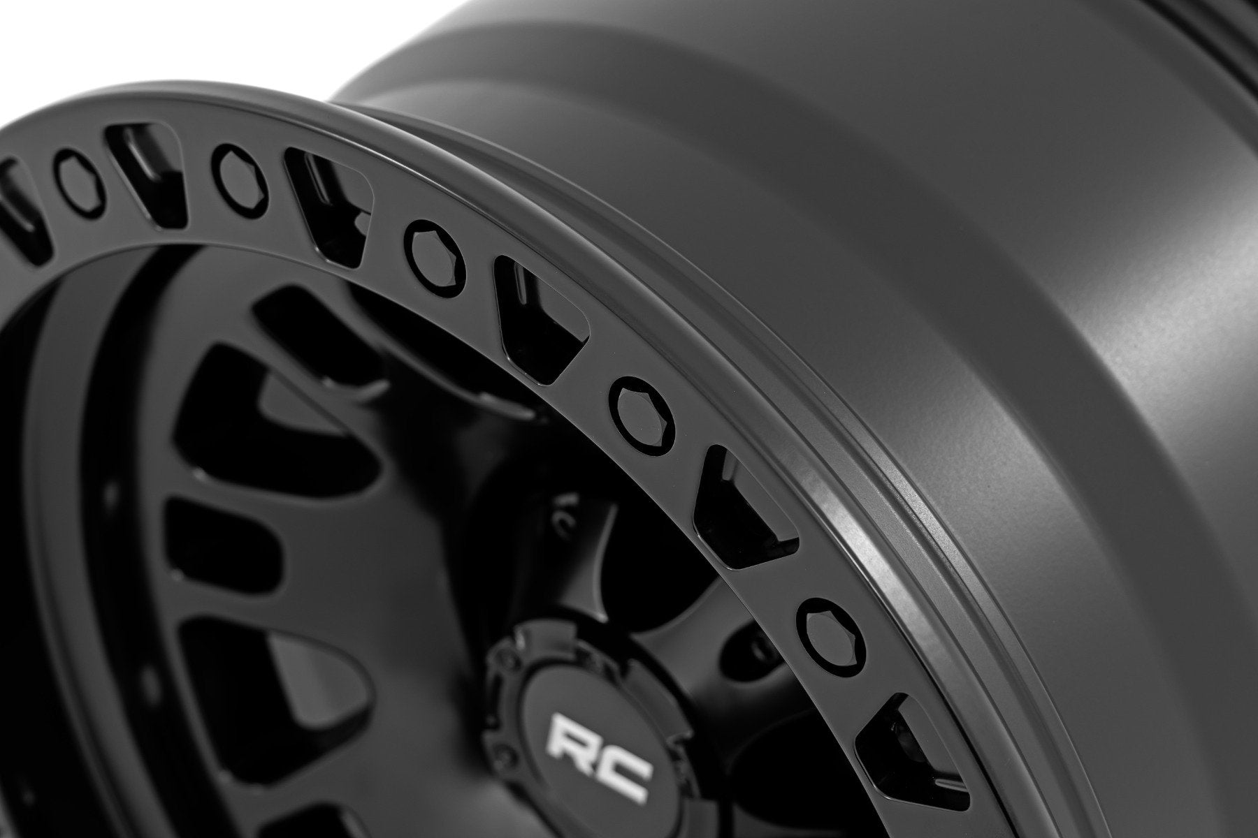 Rough Country 82 Series Wheel | One-Piece | Semi Gloss Black | 18x9 | 6x5.5 | 0mm