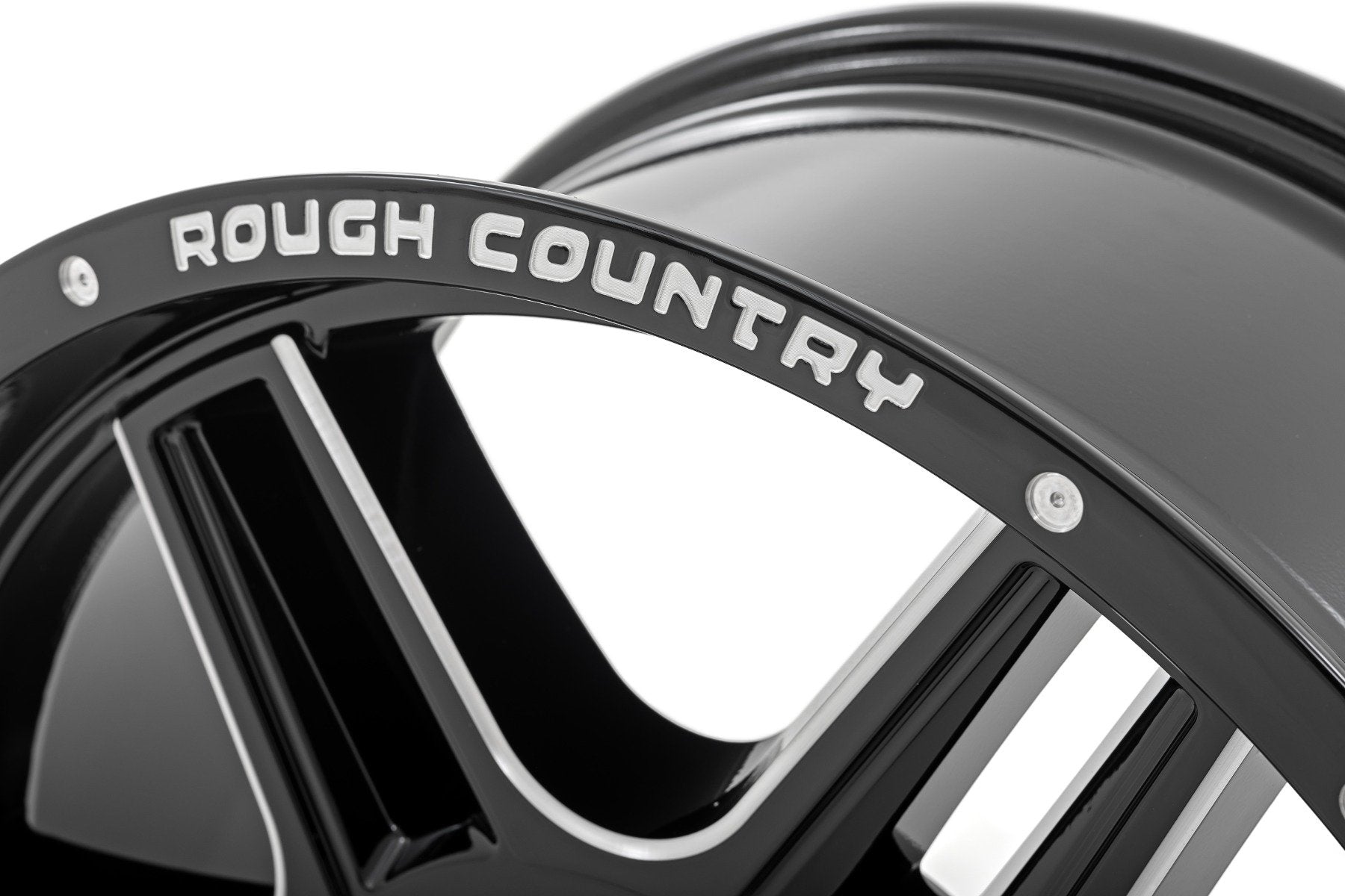 Rough Country 92 Series Wheel | Machined One-Piece | Gloss Black | 18x9 | 5x5.5 | +0mm