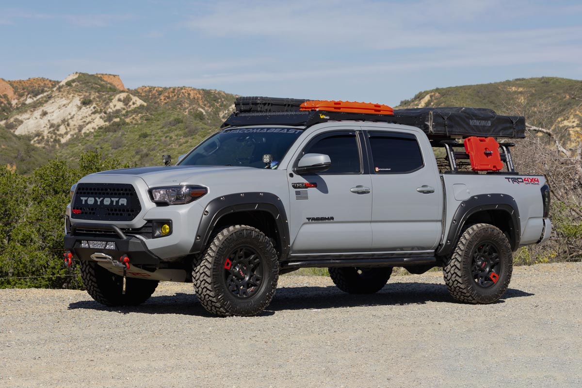 Rough Country Defender Pocket Fender Flare | Toyota Tacoma 2WD/4WD (2016-2023)
