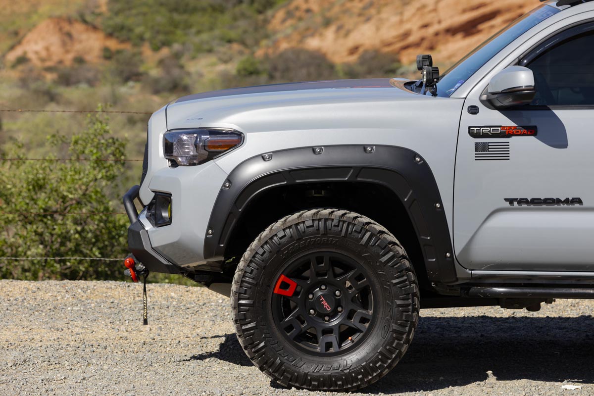 Rough Country Defender Pocket Fender Flares  | Black | Toyota Tacoma (16-23)
