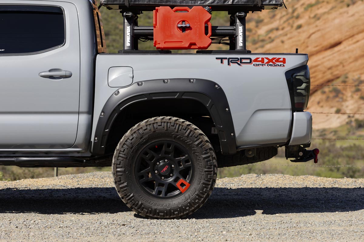Rough Country Defender Pocket Fender Flares  | Black | Toyota Tacoma (16-23)