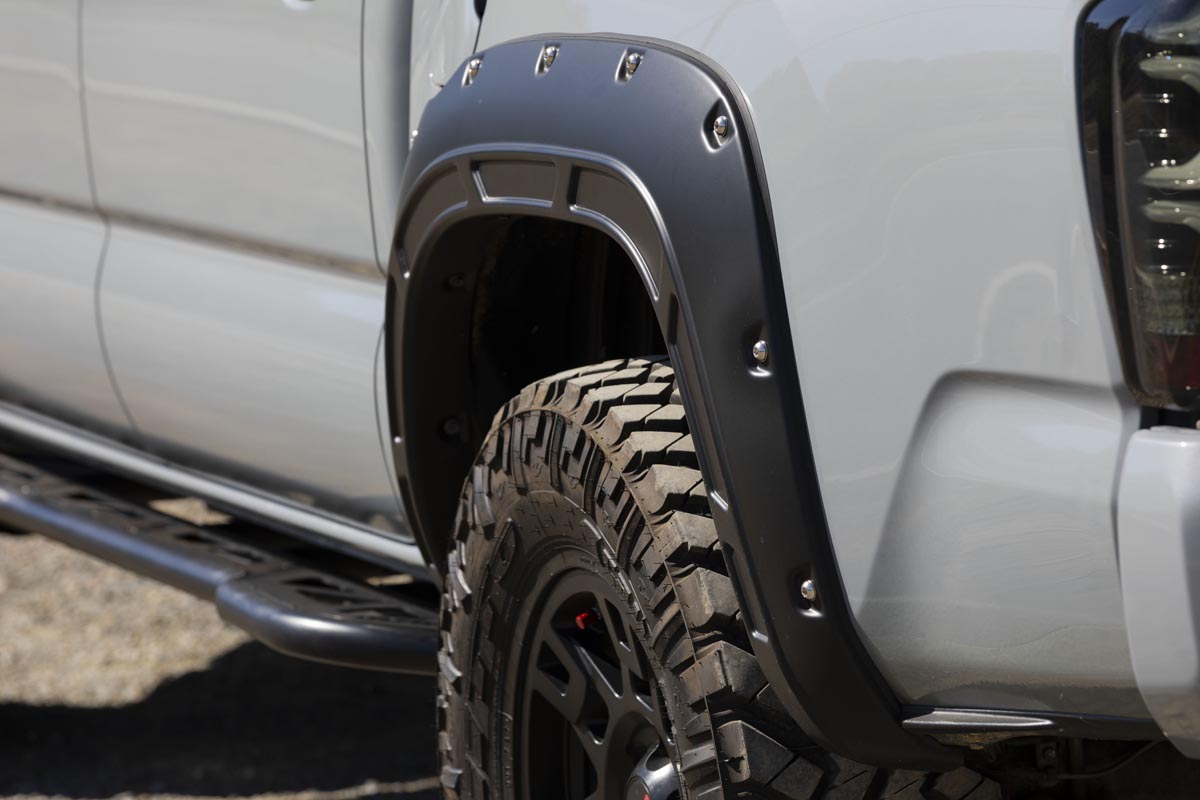 Rough Country Defender Pocket Fender Flare  | White | Toyota Tacoma (16-23)