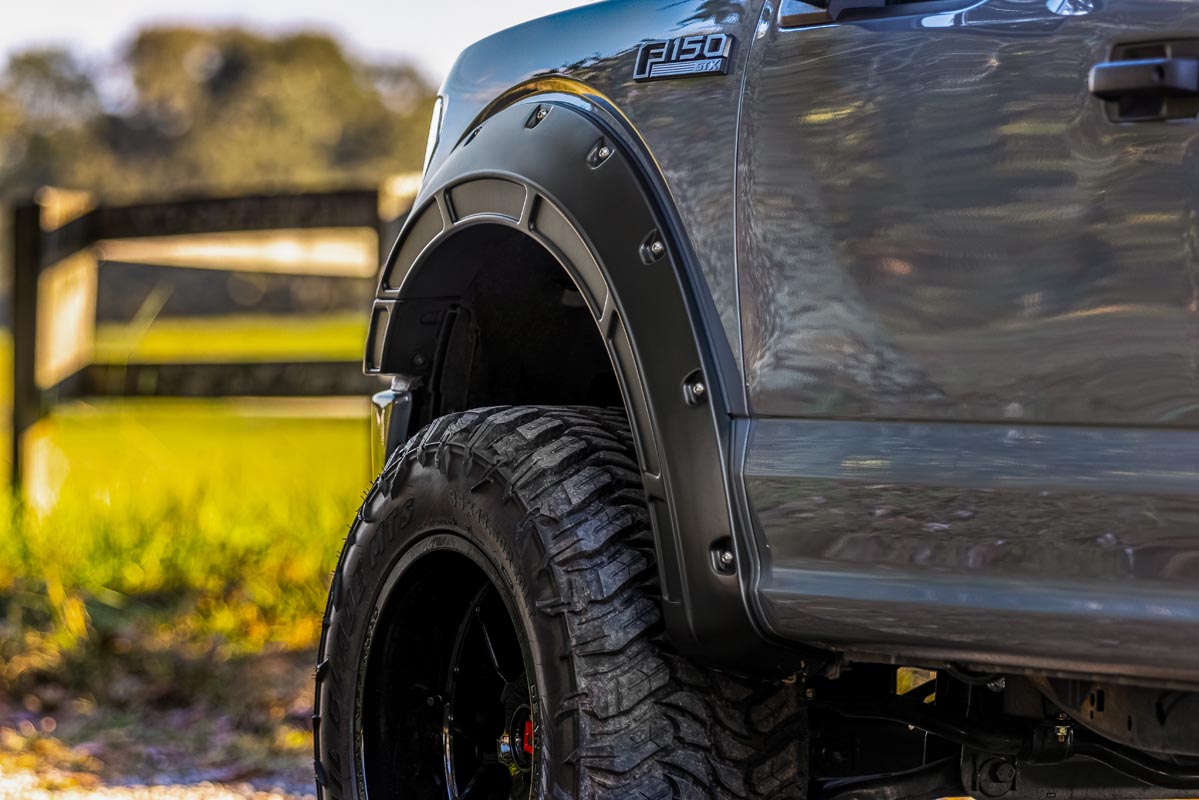 Rough Country Defender Pocket Fender Flares | Ford F-150 2WD/4WD (2015-2020)