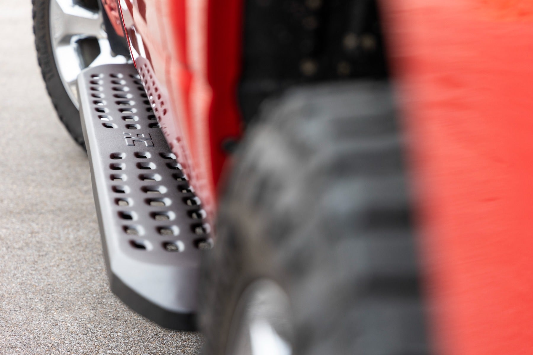 Rough Country RPT2 Running Boards | Crew Cab | Black | Ram 1500 (19-23)/1500 TRX (21-23)