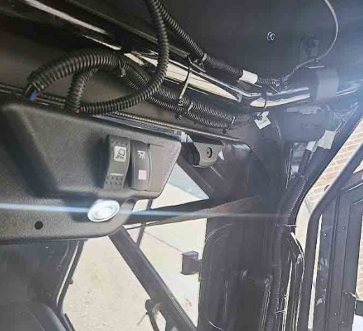 Honda Pioneer 1000 – 3/5 Cab Kit
