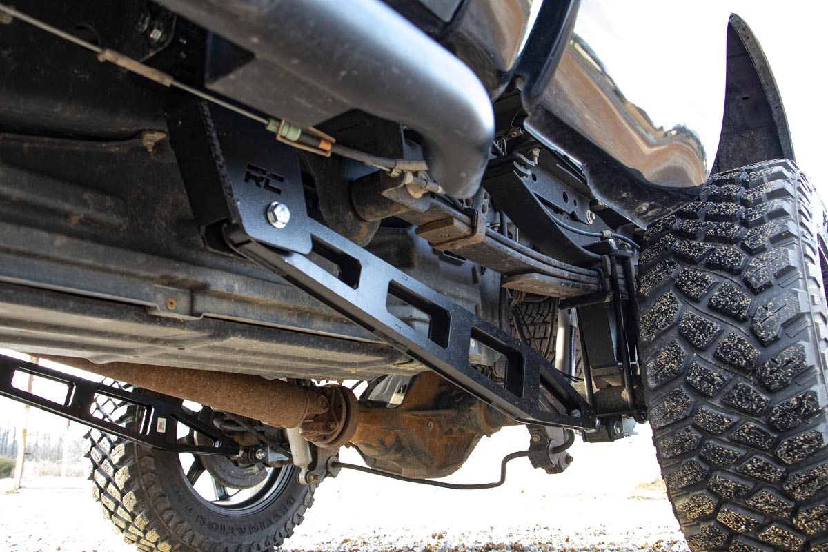 Rough Country Traction Bar Kit | Inverted U-bolts | 0-6 Inch | Ford Super Duty (08-16)
