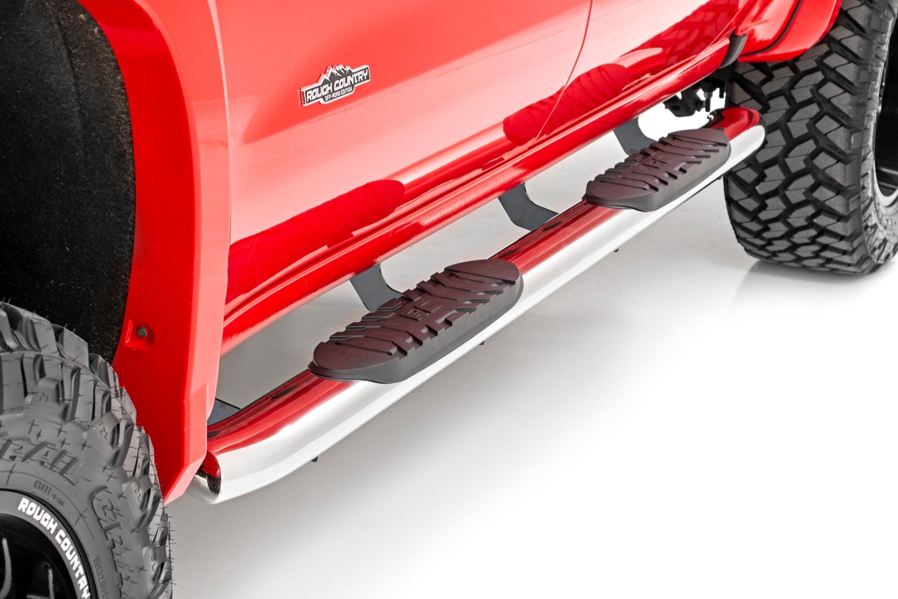 Rough Country Oval Steps | Stainless | Crew Cab | DEF Tank | Chevy/GMC 1500/2500HD (19-23)