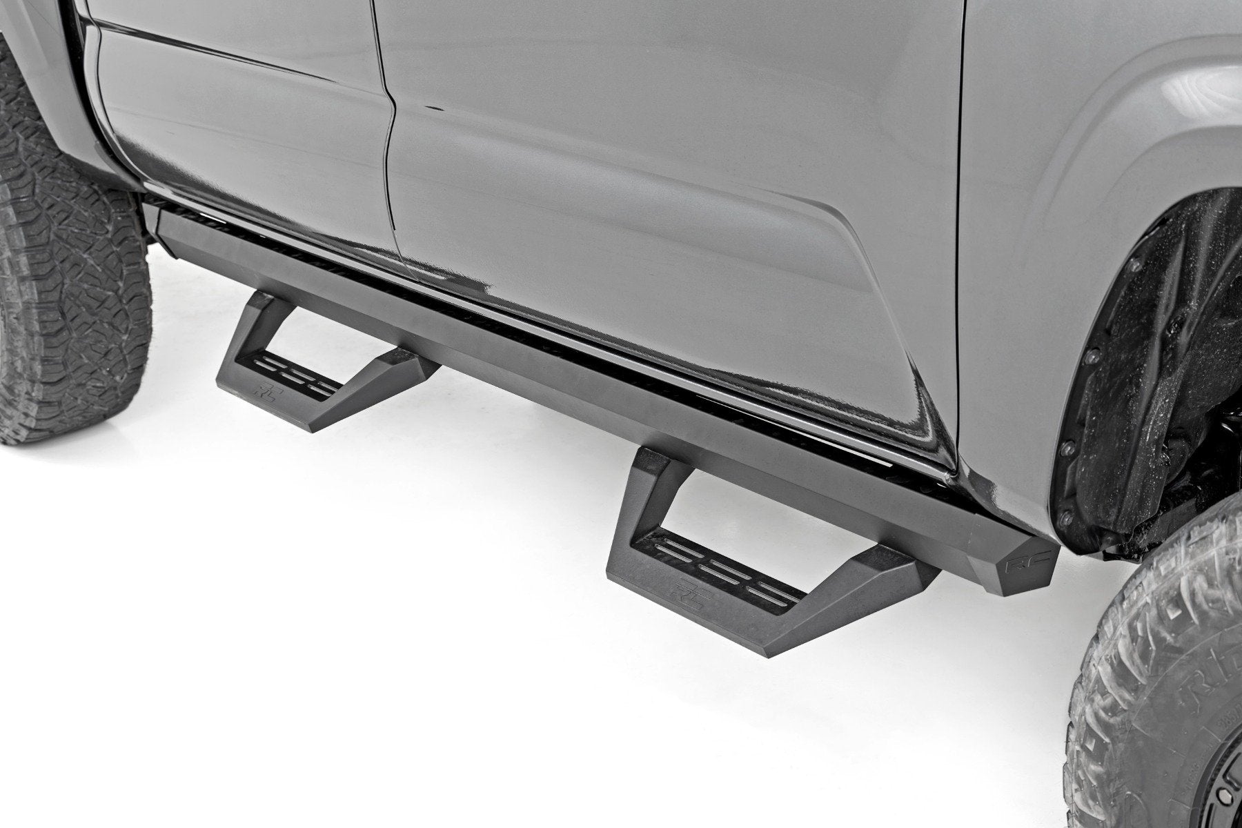 Rough Country SRX2 Adj Aluminum Step | Double Cab | Toyota Tacoma 2WD/4WD (05-23)