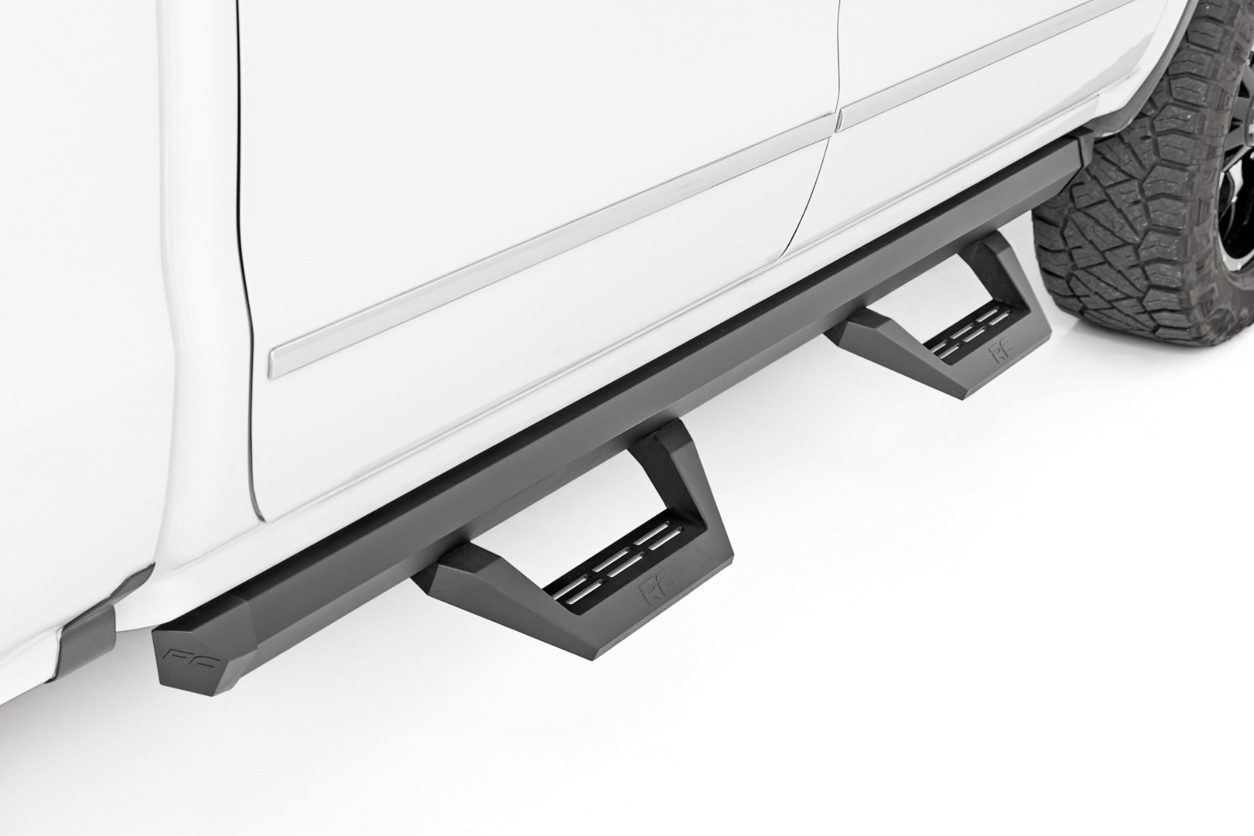 Rough Country SRX2 Adj Aluminum Step | Crew Cab | Chevy/GMC 1500/2500HD/3500HD (07-18)