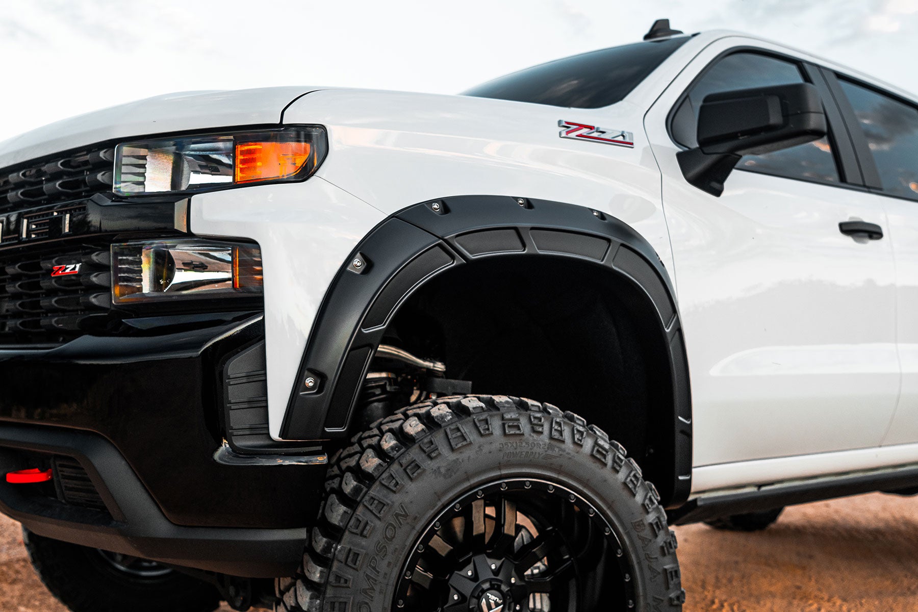 Rough Country Defender Pocket Fender Flares | Chevy Silverado 1500 2WD/4WD (19-23)