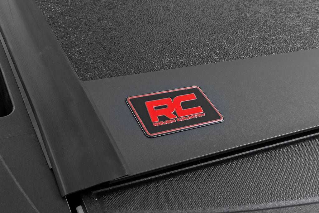 Hard Low Profile Bed Cover | 6'9" Bed | Rail Caps | Chevy/GMC 2500HD/3500HD (20-25)