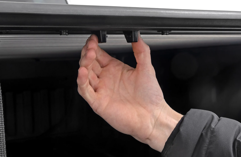 Retractable Bed Cover Chevy/GMC 2500HD/3500HD (20-24)