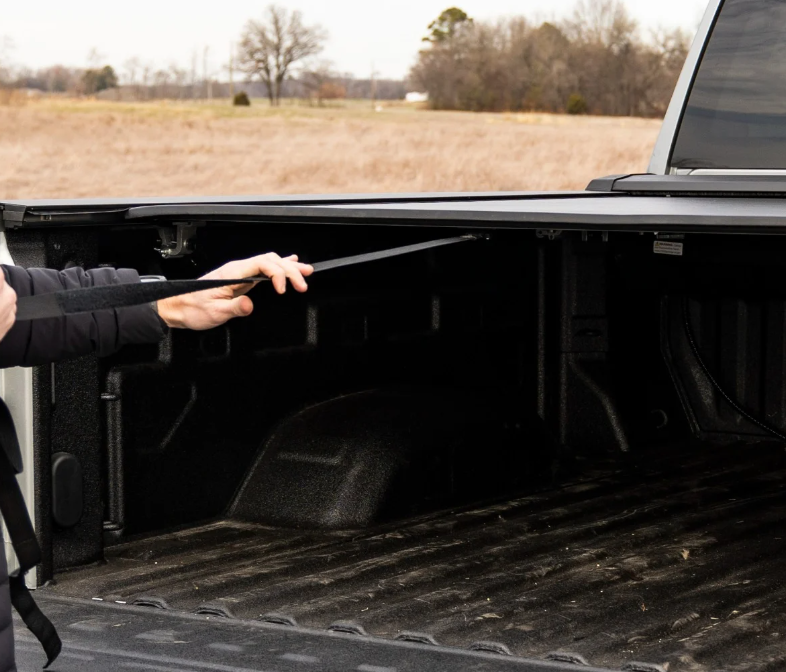 Retractable Bed Cover Chevy/GMC 2500HD/3500HD (20-24)