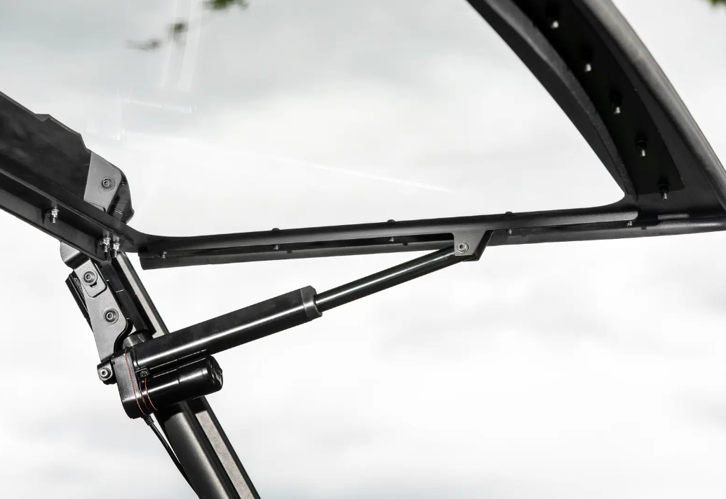 CFMoto UForce 1000 Maxdrive Power flip Windshield