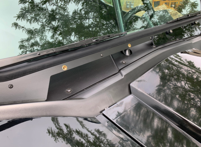 Wildcat XX Vented Glass Windshield with Wipers